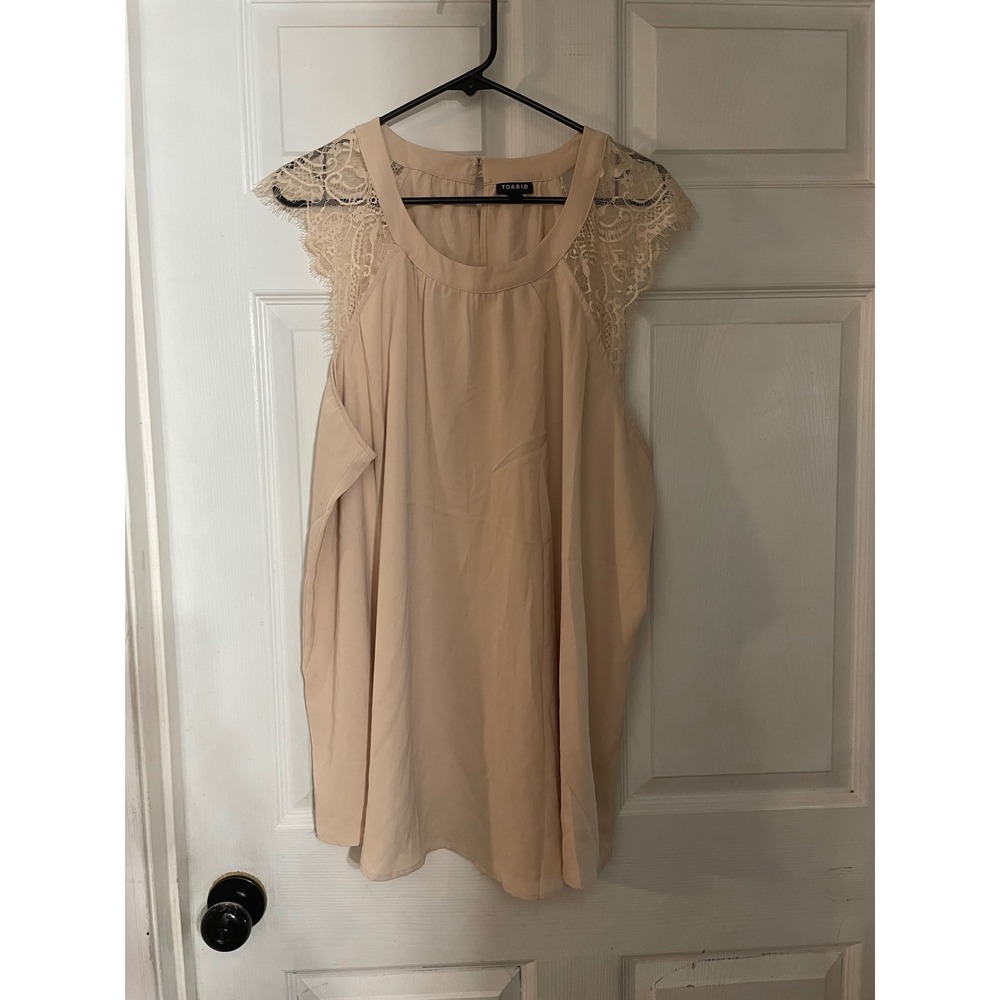 Torrid Peach Lace Shoulder Sleeveless Blouse Plus Size 3 Woven Keyhole Back Top
